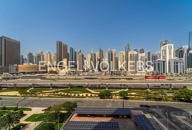 Move-In Ready with Panoramic Marina Skyline Views