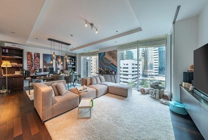 Beautiful 1 Bedroom Apt | Floor to Ceiling Windows - Image 1