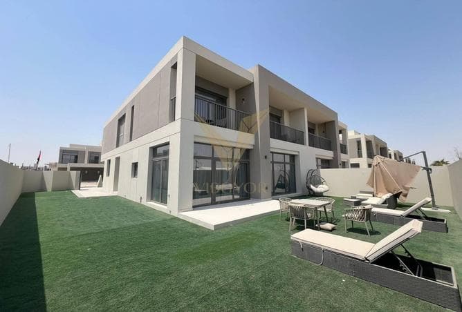 5BR+M Semi-Detached Villa | Ideal Family Home - Image 1