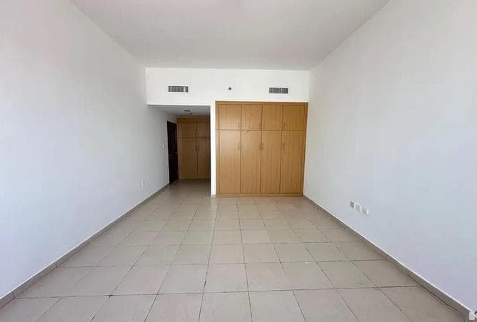 Hot Deal | Rented 1BR | Closed Kitchen